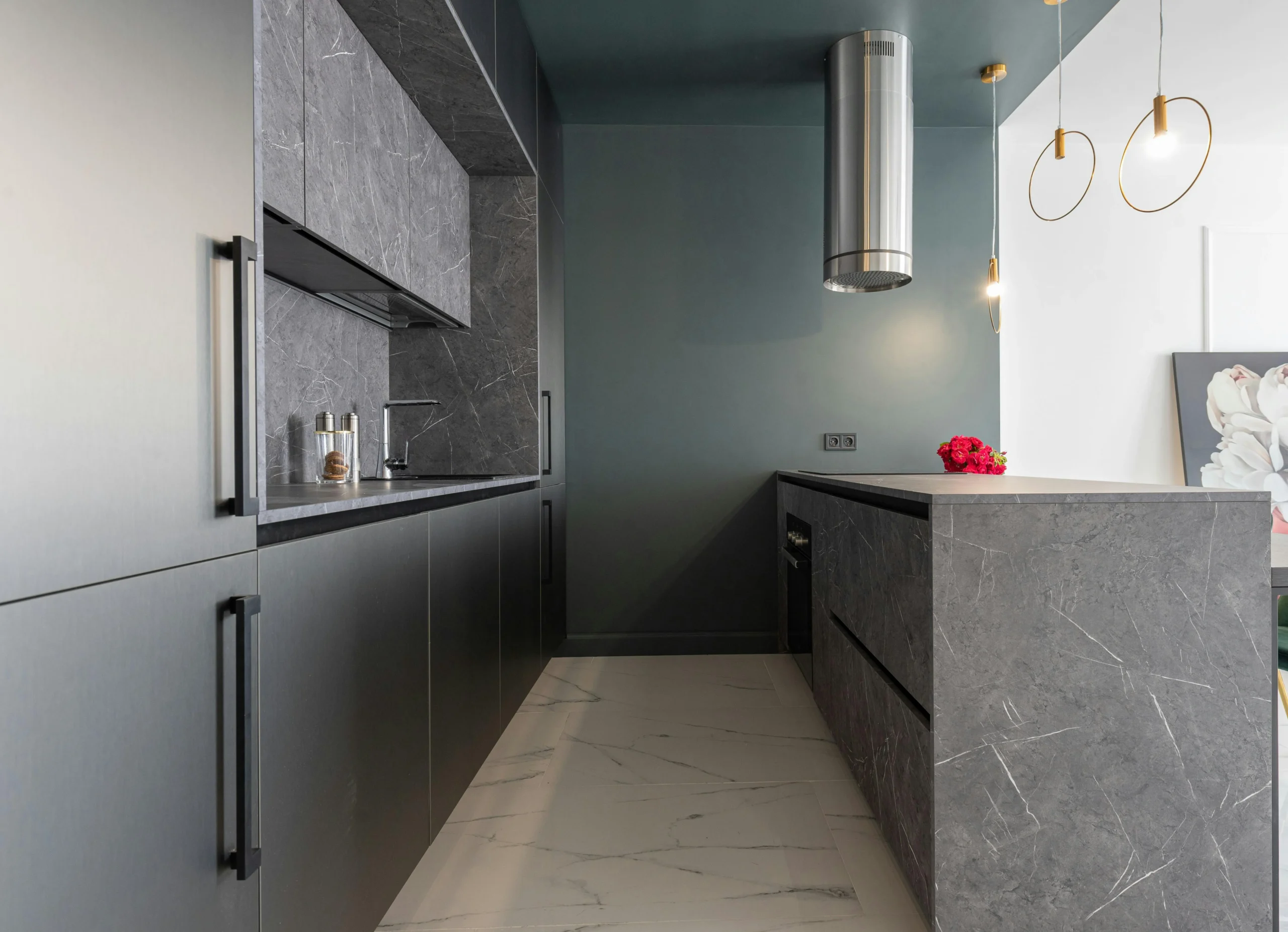 "Déco Pop Loft " — Madrid Cocina Moderna en Gris Grafito con Isla de Piedra Natural