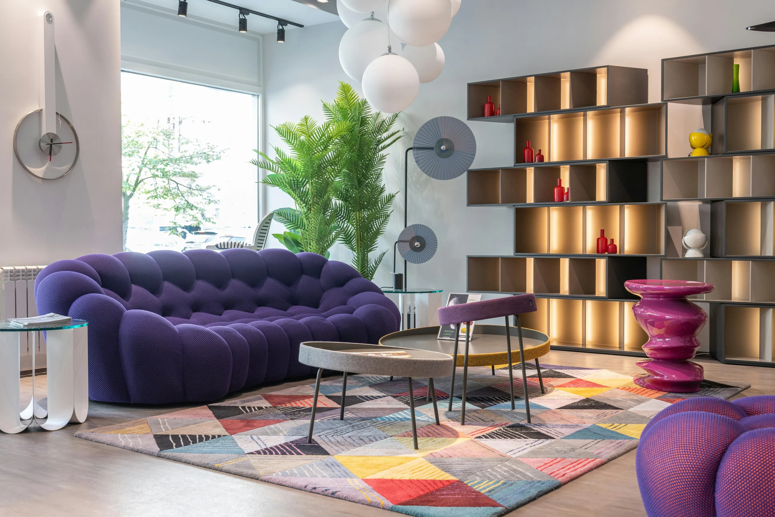 "Déco Pop Loft " — Madrid Salón Contemporáneo con influencias Pop Art y toques de diseño Escultórico