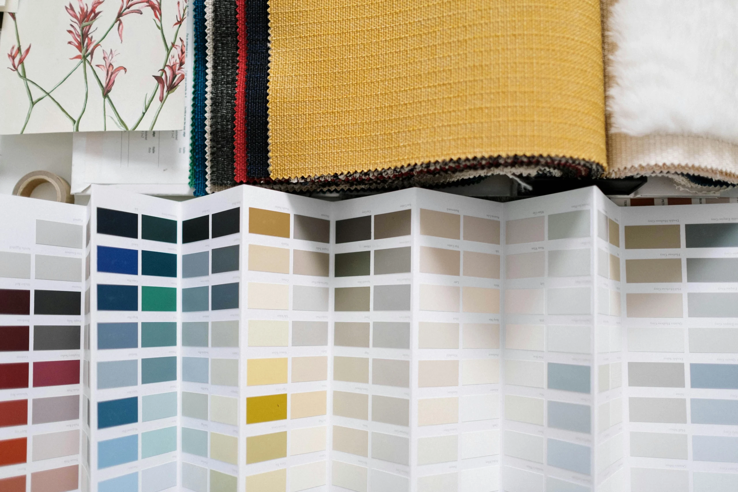 Carta de Colores con Textiles Naturales en Amarillo Mostaza