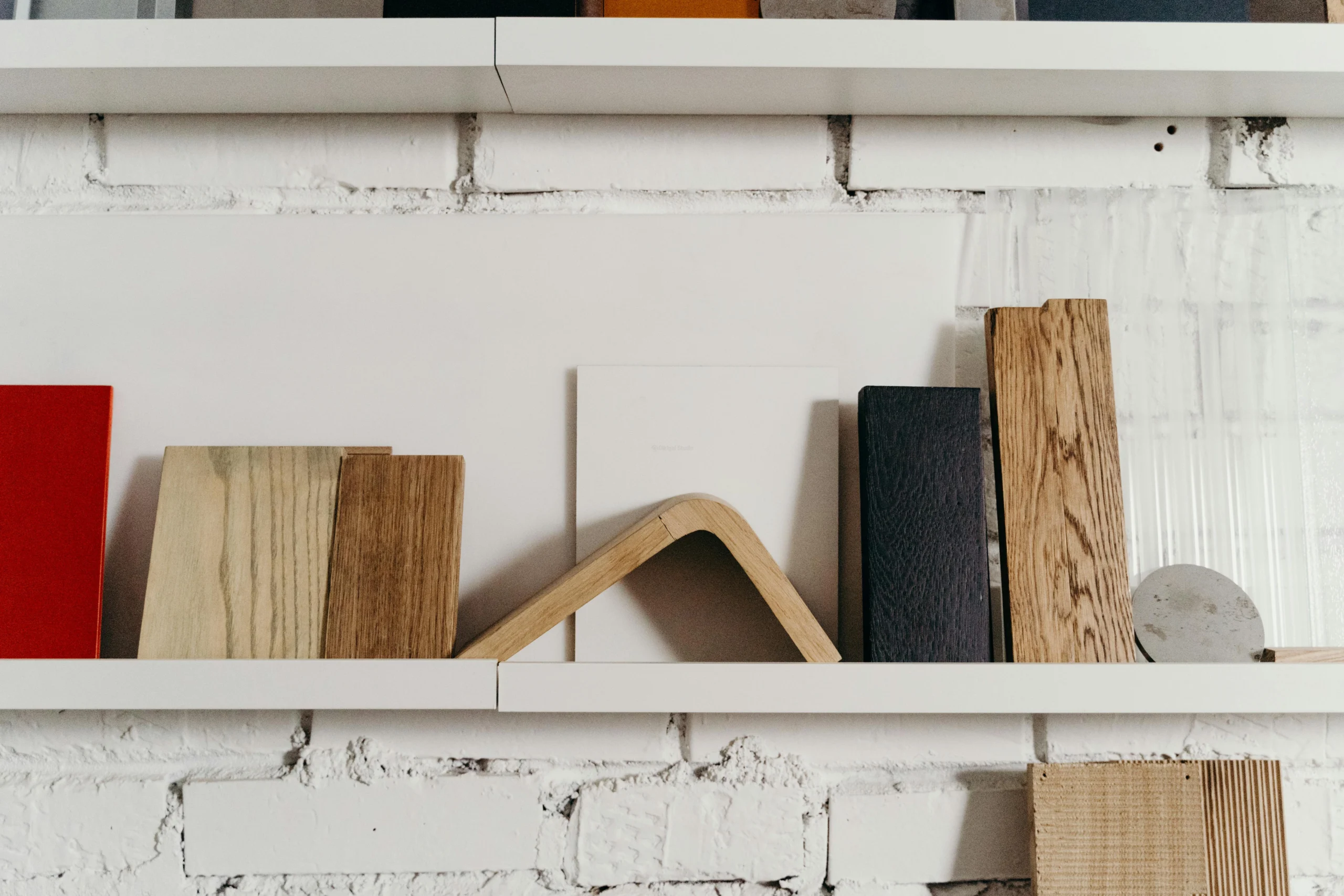 Muestras de Maderas y Materiales Naturales para Revestimientos